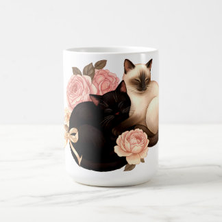 Mug Cœurs liés : chats siamois et noirs en fleurs