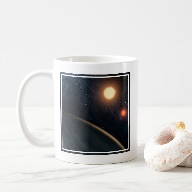 Mug Concept de l'artiste illustrant Kepler-16b. (Avec donut)