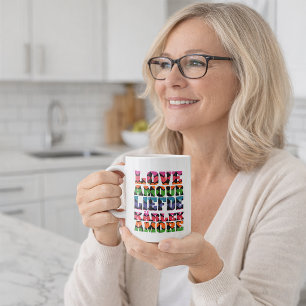 Mug Conception de typographie d'amour multilingue colo