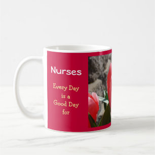 Mug Contrats de tulipes d'infirmières bons de mot