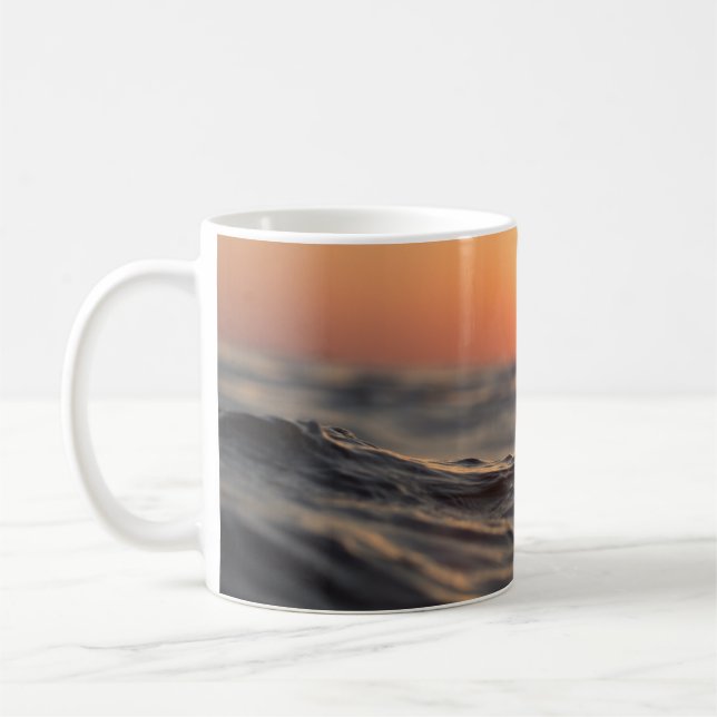 Mug Coucher de soleil sur l'eau proche (Gauche)