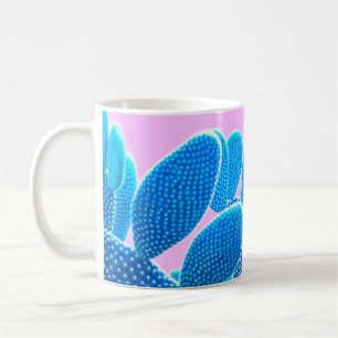 Mug Couleur bleu cactus sur arrière - plan rose. Mode,
