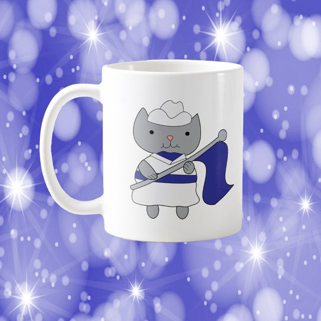 Mug Couleur Garde Chat bleu et blanc (A mug with a cute cat dressed in a blue and white color guard uniform.)
