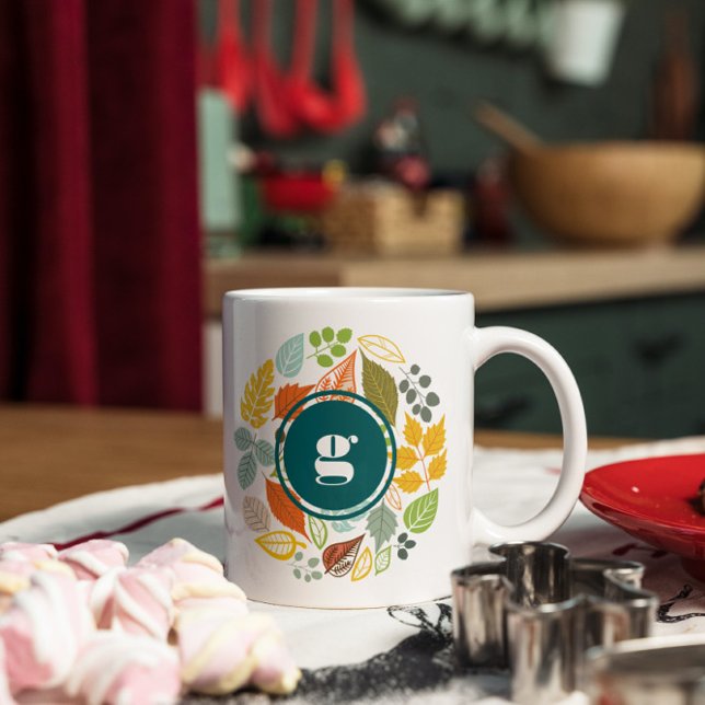 Mug Couleurs de chute Feuilles Cercle, Monogramme pers (Créateur téléchargé)
