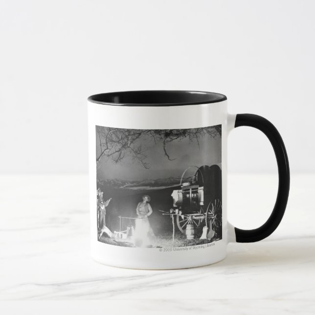 Mug Cowboys jouant et chantant autour d'un feu de camp (Droite)