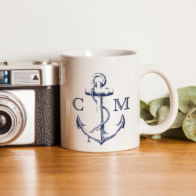 Mug Croquis nautique Ancre bleu marine Monogramme (Nautical navy blue sketch anchor with monogram initials. Perfect for the beach lover.)