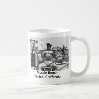 Mug Culturiste de plage de muscle - Venise, CA