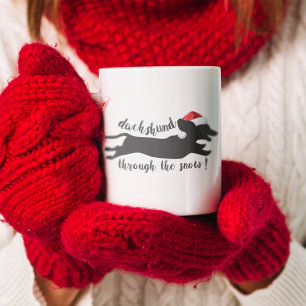 Mug Dachshund à travers la neige Fêtes de Noël