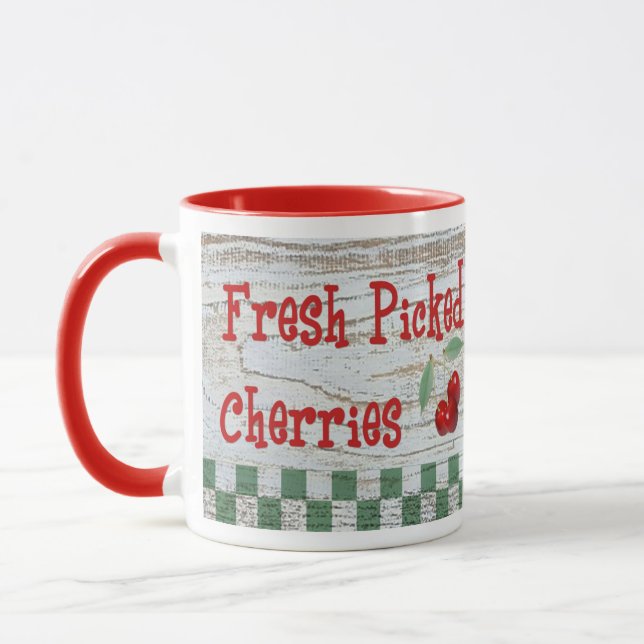 Mug de cerises fraîches cuites (Gauche)