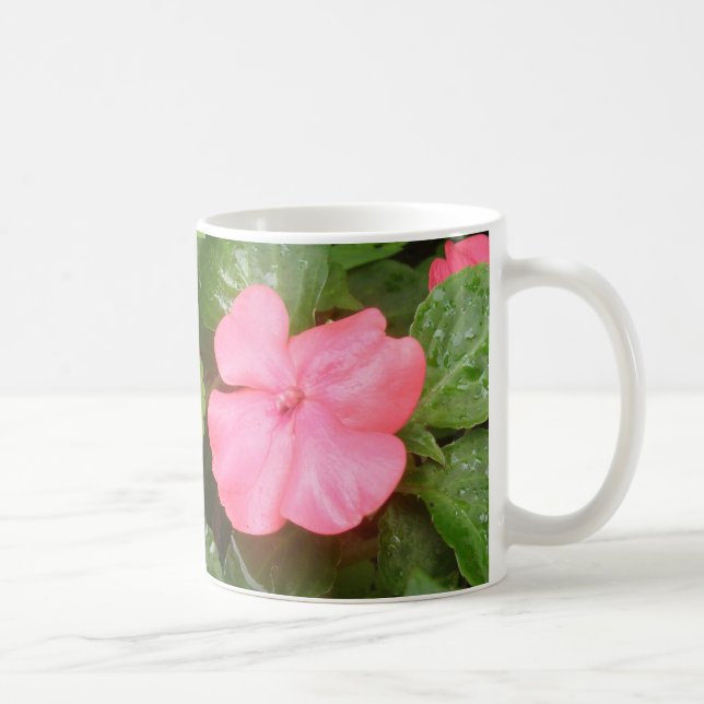 Mug de fleurs d'impériens roses (Droite)
