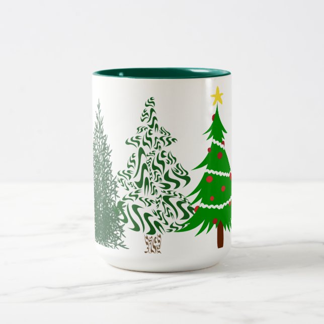 Mug de la fête de la rangée des arbres de Noël des (Centre)