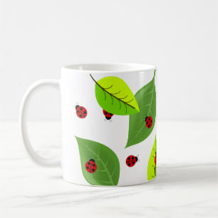 Mug De mignons Ladybugs Rouges Se Promenant Dans La Mu