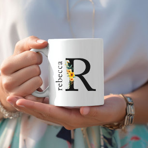 Mug de monogramme R floral avec nom modifiable