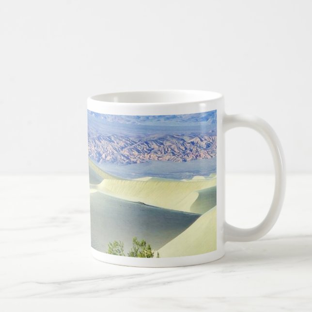 Mug Death Valley abandonne des dunes de sable (Droite)