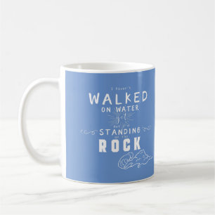 Mug Debout sur le rocher Inspirational Typography Blue