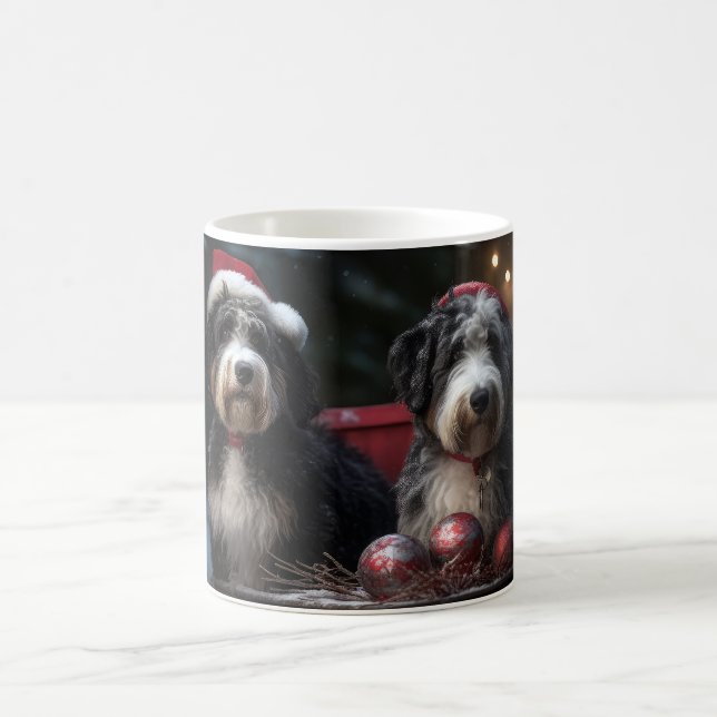 Mug Décor de Noël Bernedoodle Snowy Sleigh (Centre)