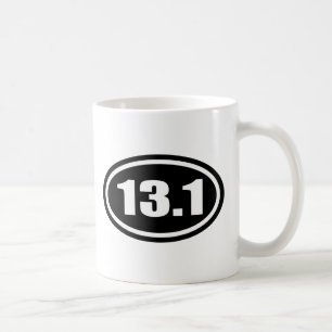 Mug Demi d'ovale de marathon du noir 13,1