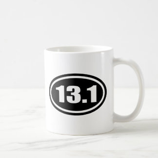 Mug Demi d'ovale de marathon du noir 13,1