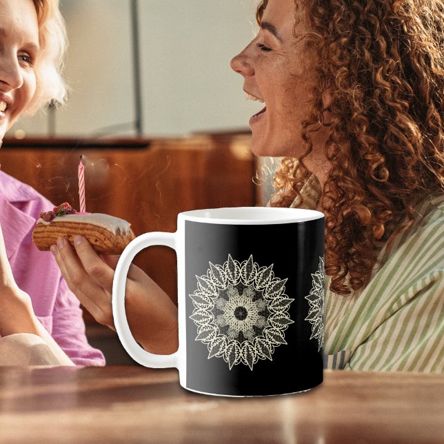 Mug dentelle géométrique blanc cassé (Créateur téléchargé)