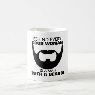 Mug Derrière chaque bonne femme est un homme avec une