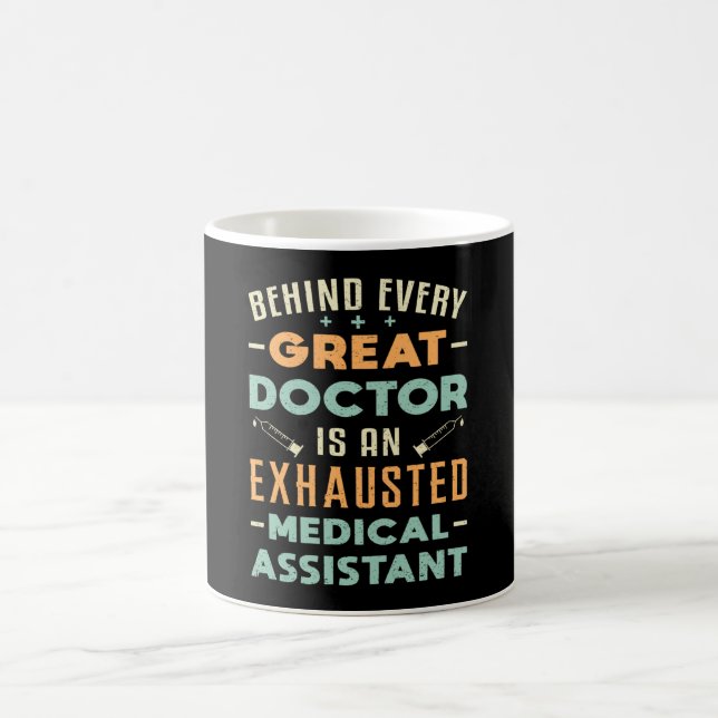 Mug Derrière chaque grand docteur assistant Médicale d (Centre)
