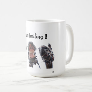 Mug Des chevaux dans la bouche. Trois chevaux sourient