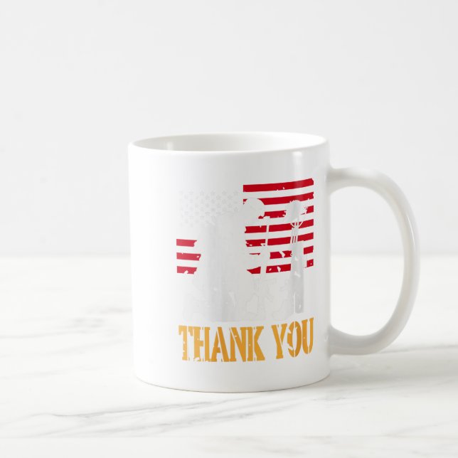 Mug Des femmes Soldat patriotique Kneeling Battlefield (Droite)