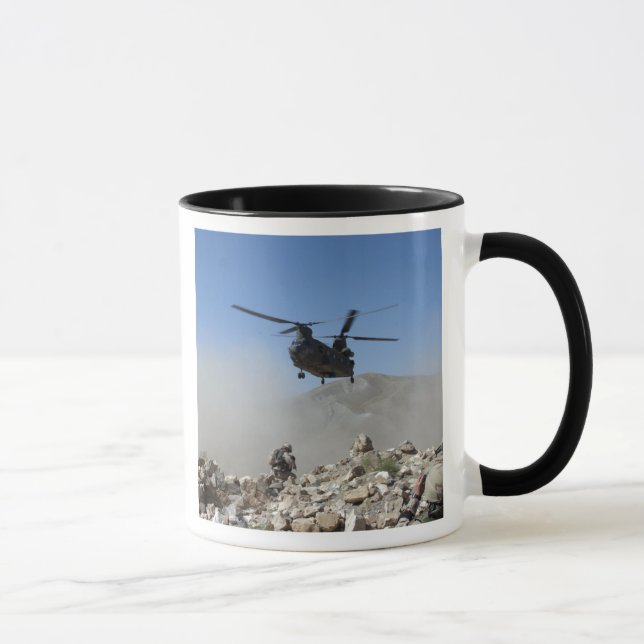 Mug Des nuages de poussière secoués par le rotor (Droite)