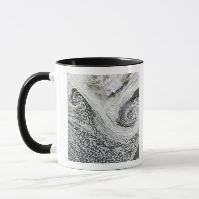 Mug Deux cyclones formés en tandem au sud de l'Islande (Gauche)
