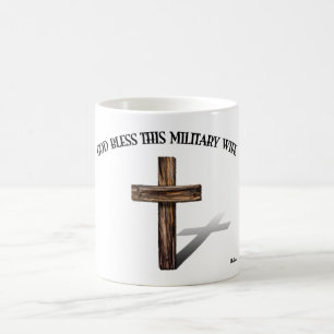 Mug DIEU BÉNISSE CETTE FEMME MILITAIRE avec croix robu