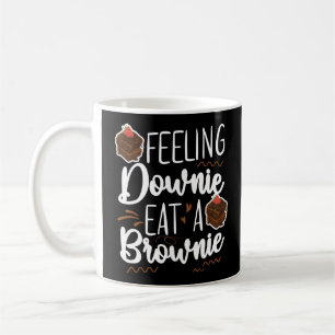 Mug Downie Se Sent À La Cuisine Manger Un Brownie Brow