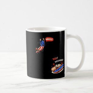 Mug Drapeau américain drôle de hot dog sautant dans un