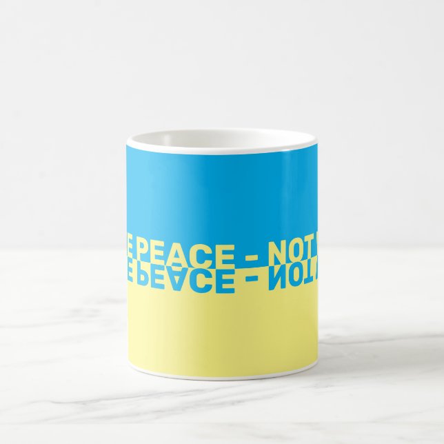 Mug drapeau ukrainien avec faire la paix pas la guerre (Centre)