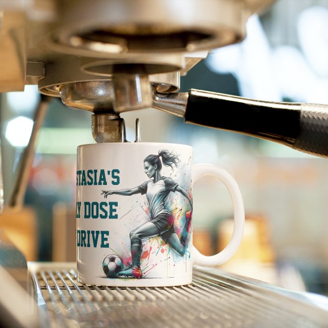 Mug Dynamique joueur de football féminin action motiva (Créateur téléchargé)