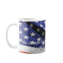 Eagle sur un cactus devant le drapeau des