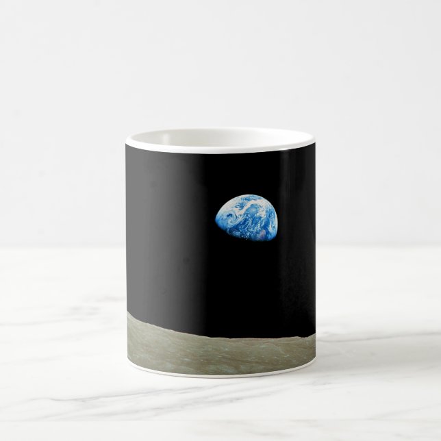 Mug Earthrise pris par la mission d'Apollo 8 (Centre)