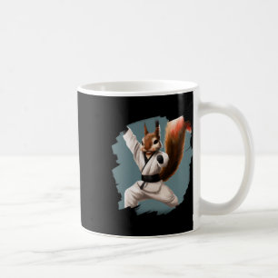 Mug Écureuil faisant un coup de pied de karaté ceintur
