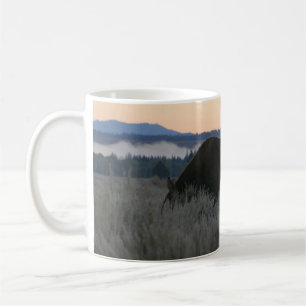 Mug Élan paissant au lever du soleil à Grand Teton