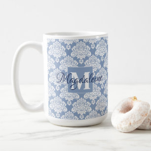 Mug Élégant Dusty Blue Damask Lace Monogramme et nom