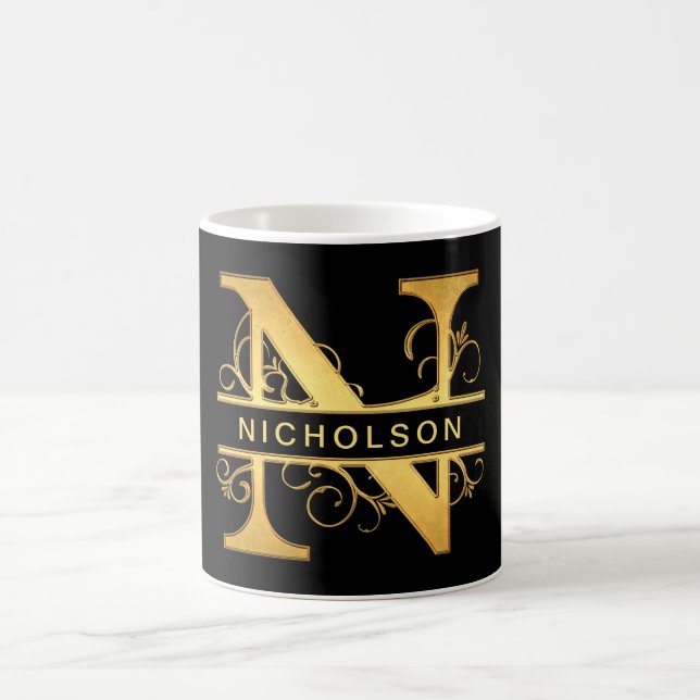 Mug Élégant "N" Monogramme Nom personnalisé Black Gold (Centre)