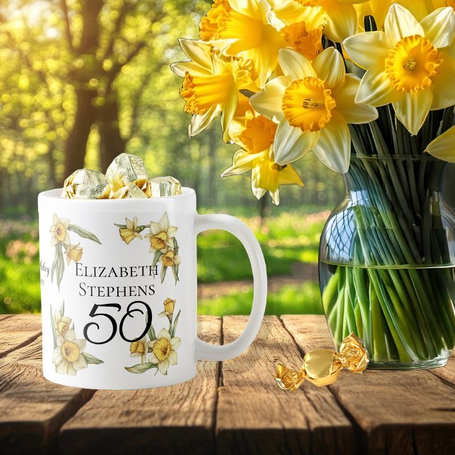 Mug Élégante jonquille jaune Floral 50e anniversaire (Elegant Yellow Daffodils Floral "50" 50th Birthday Keepsake Coffee Mug)