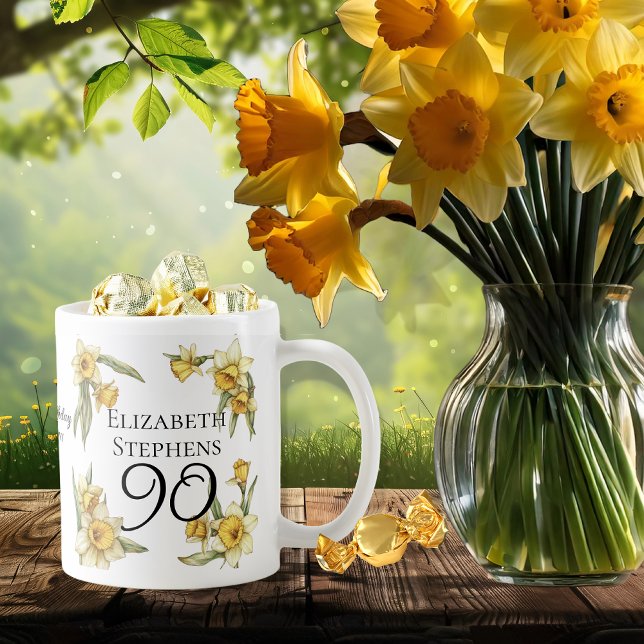 Mug Élégante jonquille jaune Floral 90e anniversaire (Elegant Yellow Daffodils Floral "90" 90th Birthday Keepsake Coffee Mug)