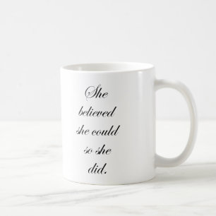 Mug Elle a cru qu'elle pourrait ainsi elle a attaqué
