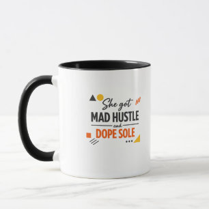 Mug Elle a une sacrée énergie et des baskets d'enfer.