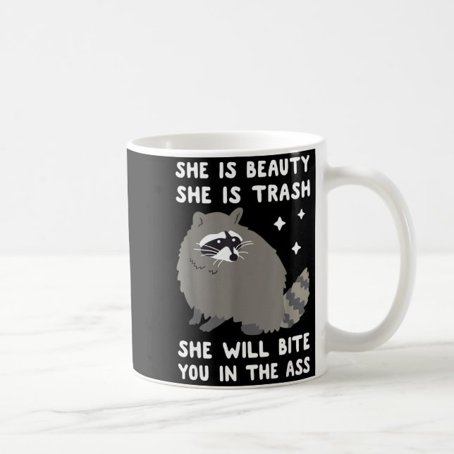 Mug Elle est belle elle est poubelle elle vous mordra  (Droite)