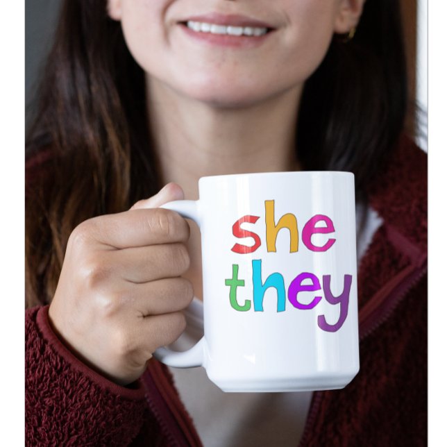 Mug Elle Ils préféraient les pronoms LGBTQ (Créateur téléchargé)