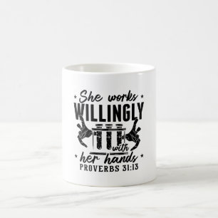 Mug Elle Travaille Volontiers Lab Tech Technicien De L