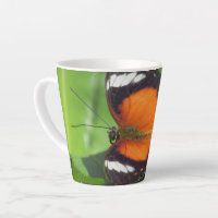 Mug en latte de papillon tropical