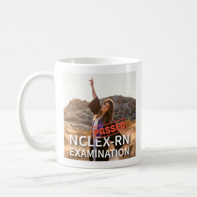 Mug examen nclex rn personnalisé photo infirmière cade (Gauche)