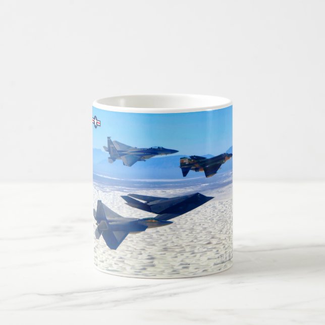 MUG F-117A NIGHTHAWK - F-4 F-15 F-22 (Centre)